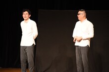 岡山公演のカーテンコールに登場したシソンヌ。