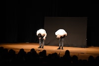 岡山公演のカーテンコールの様子。