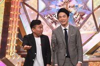 最終決戦でネタを披露するかまいたち。(c)M-1グランプリ事務局