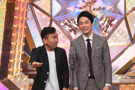 最終決戦でネタを披露するかまいたち。(c)M-1グランプリ事務局