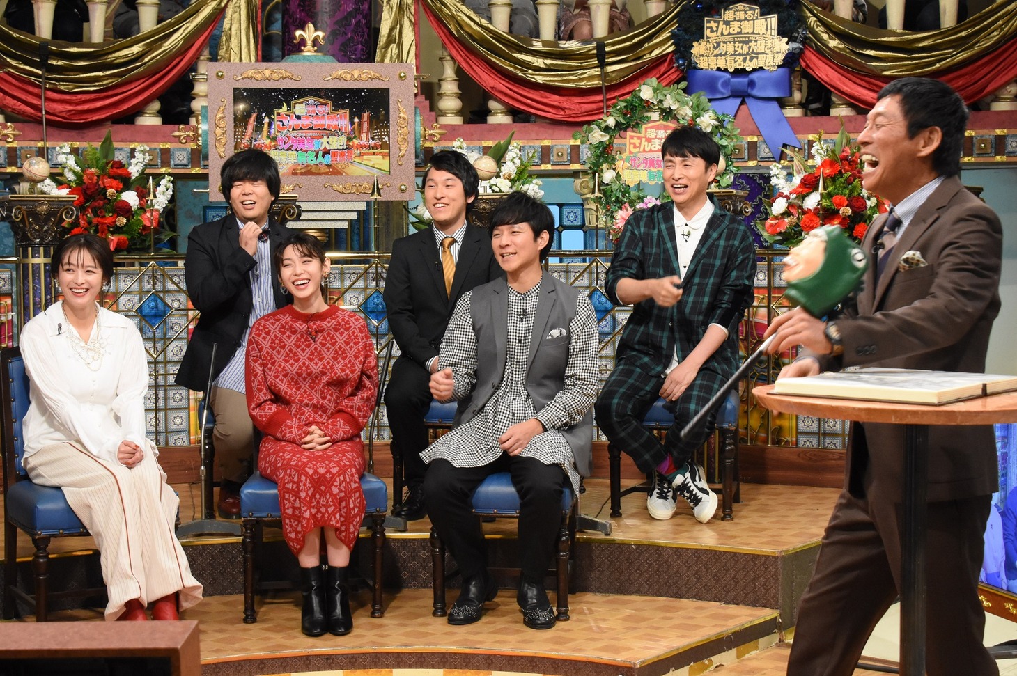 「超踊る！さんま御殿!!サンタ美女が大騒ぎ!超豪華有名人の聖夜祭」のワンシーン。(c)日本テレビ