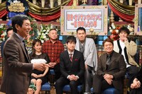 「超踊る！さんま御殿!!サンタ美女が大騒ぎ!超豪華有名人の聖夜祭」のワンシーン。(c)日本テレビ