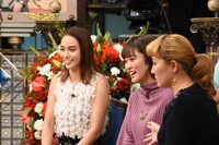 「超踊る！さんま御殿!!サンタ美女が大騒ぎ!超豪華有名人の聖夜祭」のワンシーン。(c)日本テレビ