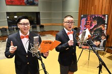 アフレコに臨むチョコレートプラネット。