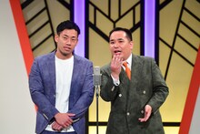 ホームであるよしもと漫才劇場でネタを披露するミルクボーイ。