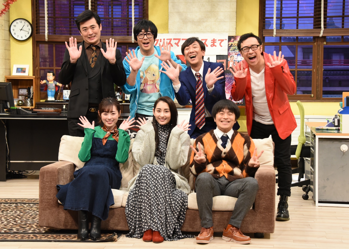 「ウレロ☆未開拓少女」レギュラーキャスト。後列左から劇団ひとり、東京03。前列左から福原遥、早見あかり、バカリズム。