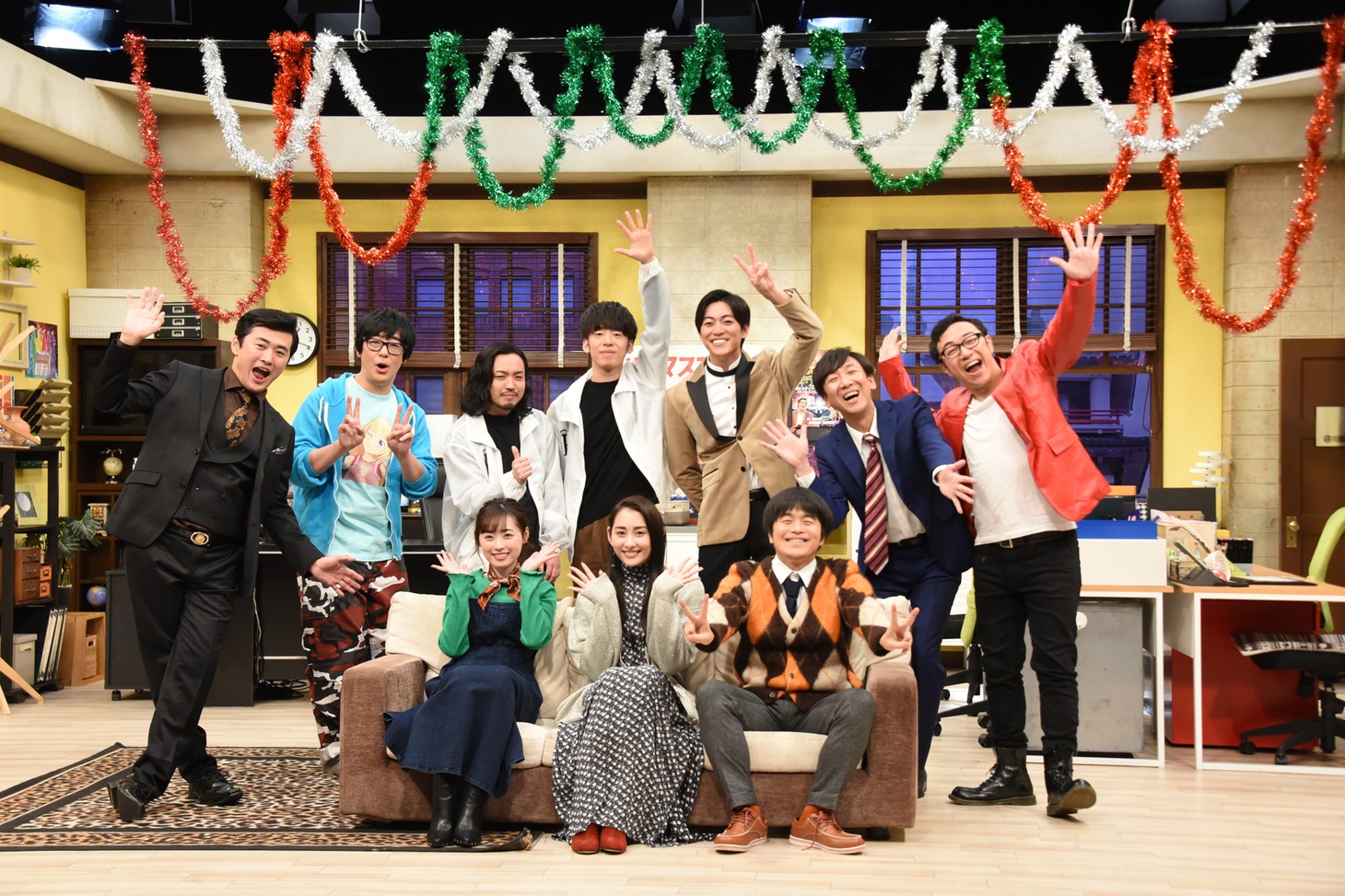 「ウレロ☆未開拓少女」最終話の出演者たち。