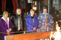 お焚き上げの様子。(c)フジテレビ