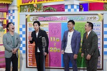 左から月亭八光、今田耕司、ミルクボーイ。(c)読売テレビ