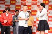 如月マロン握手会のデモンストレーションの様子。