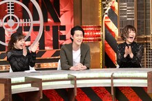 （左から）江藤愛アナ、霜降り明星・粗品、村上佳菜子。(c)TBS