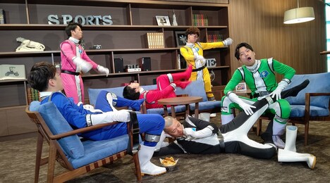 「次世代お笑い戦隊ギャグレンジャー」のメンバー。(c)読売テレビ