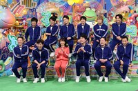 「運動神経悪い芸人2019」の出演者たち。(c)テレビ朝日