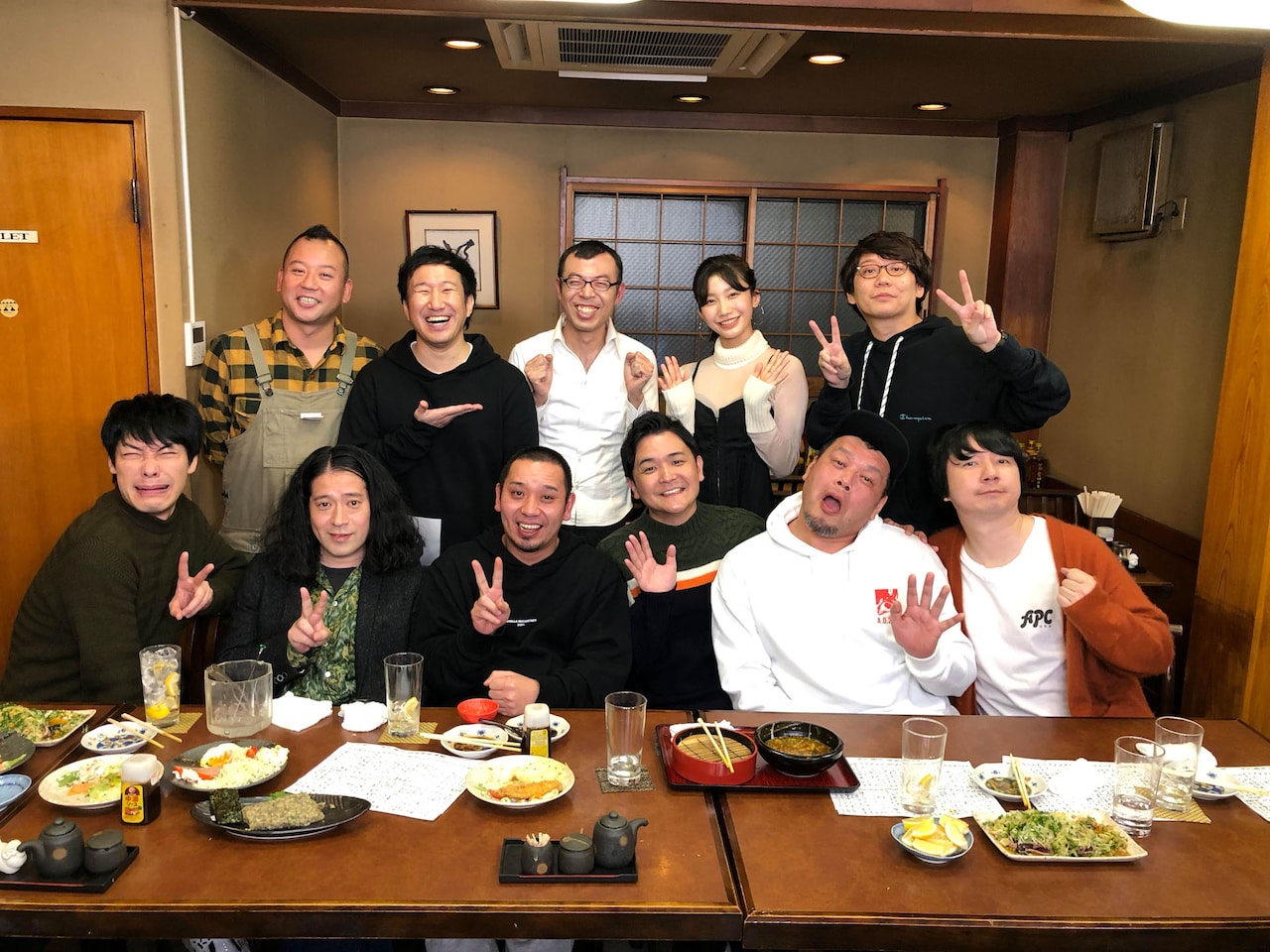 「新春！千鳥ちゃん ～酔いどれお笑い王＆毒出しタクシー～」の出演者。