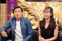 左から阿部祐二、阿部桃子。(c)日本テレビ