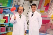 「ビートたけしのオワラボ」に出演する（左から）ビートたけし、加藤浩次。(c)フジテレビ