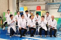 「ビートたけしのオワラボ」の出演者たち。(c)フジテレビ