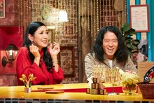 （左から）アンミカ、ピース又吉。(c)ABCテレビ