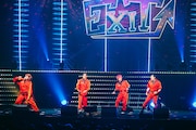 きつね×EXIT（photo by Shingo Tamai）