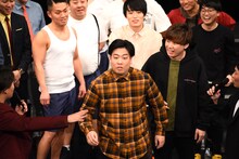 10位のスクールゾーンは驚き顔。