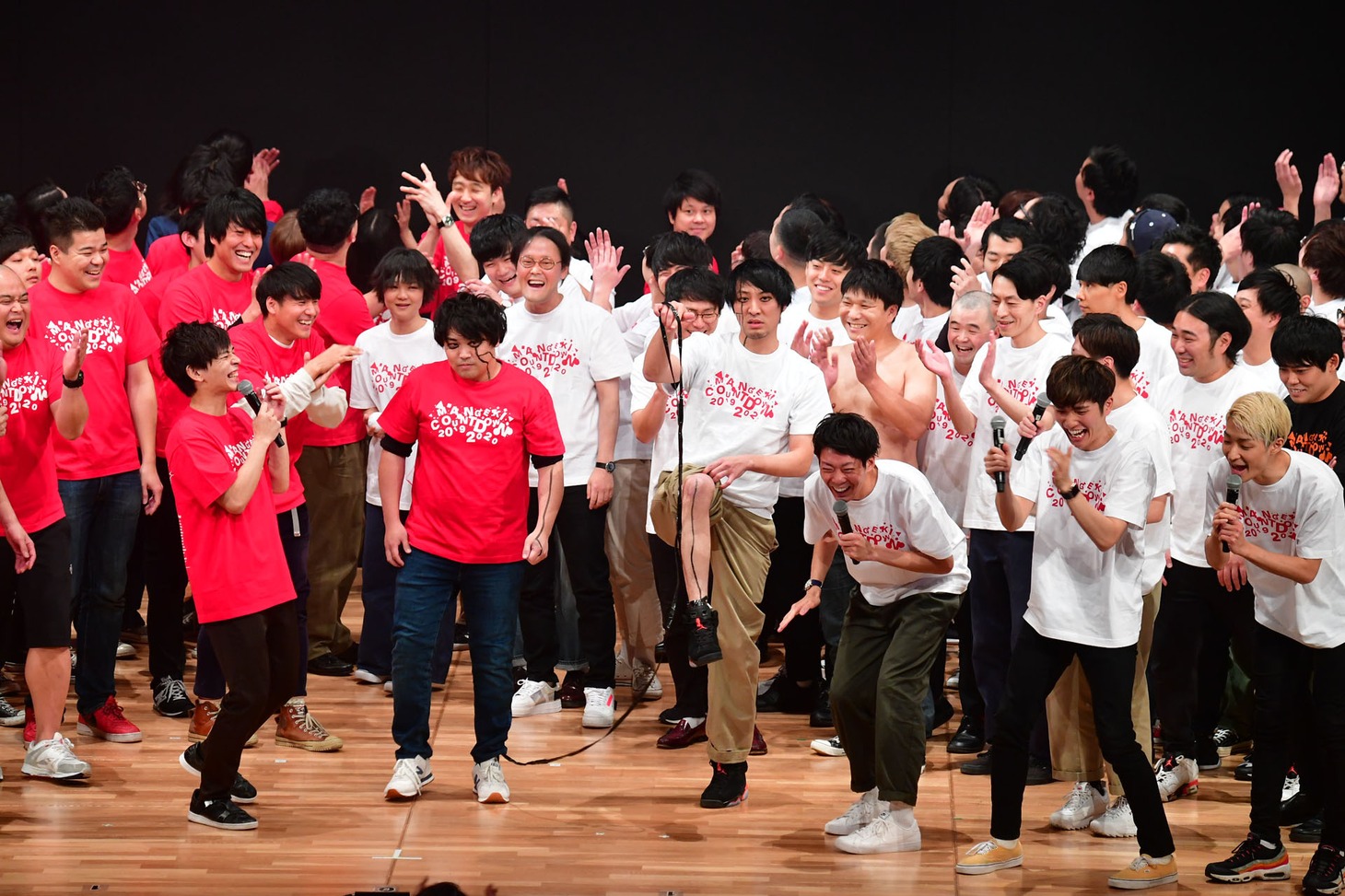 「もっともっとも～～～っとマンゲキカウントダウン2019→2020」の様子。