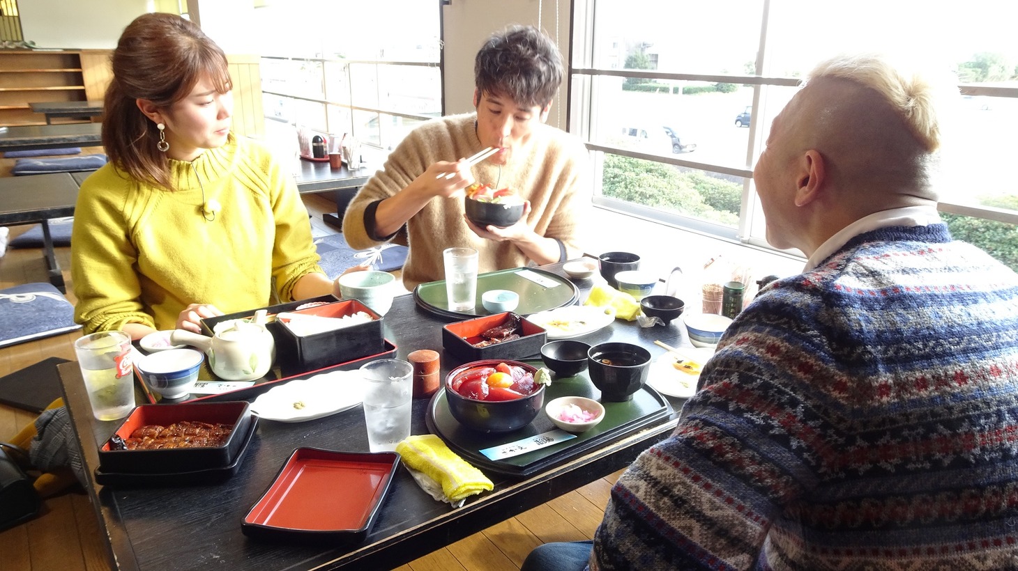 「旅してゴメン特別編 冬の三河湾 想い出はいつもアオハル」のワンシーン。(c)メ～テレ