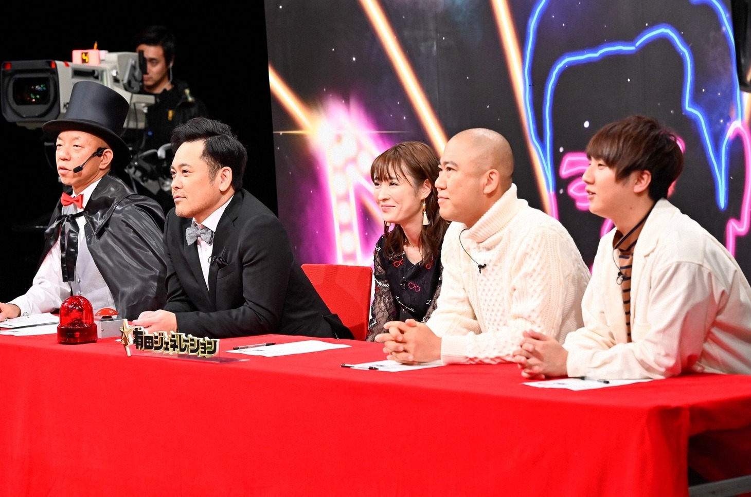 （左から）バイきんぐ小峠、くりぃむしちゅー有田、北乃きい、コロコロチキチキペッパーズ。(c)TBS