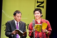 公開ゲネプロの様子。左からナイツ塙、小森隼。