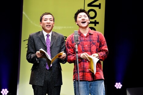 公開ゲネプロの様子。左からナイツ塙、小森隼。