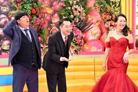 （左から）バナナマン、森谷真理。(c)TBS