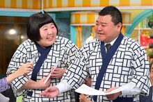 酒井藍（左）と川畑泰史（右）。(c)MBS