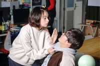 「来世ではちゃんとします」第1話より、ラバーガール飛永の出演シーン。