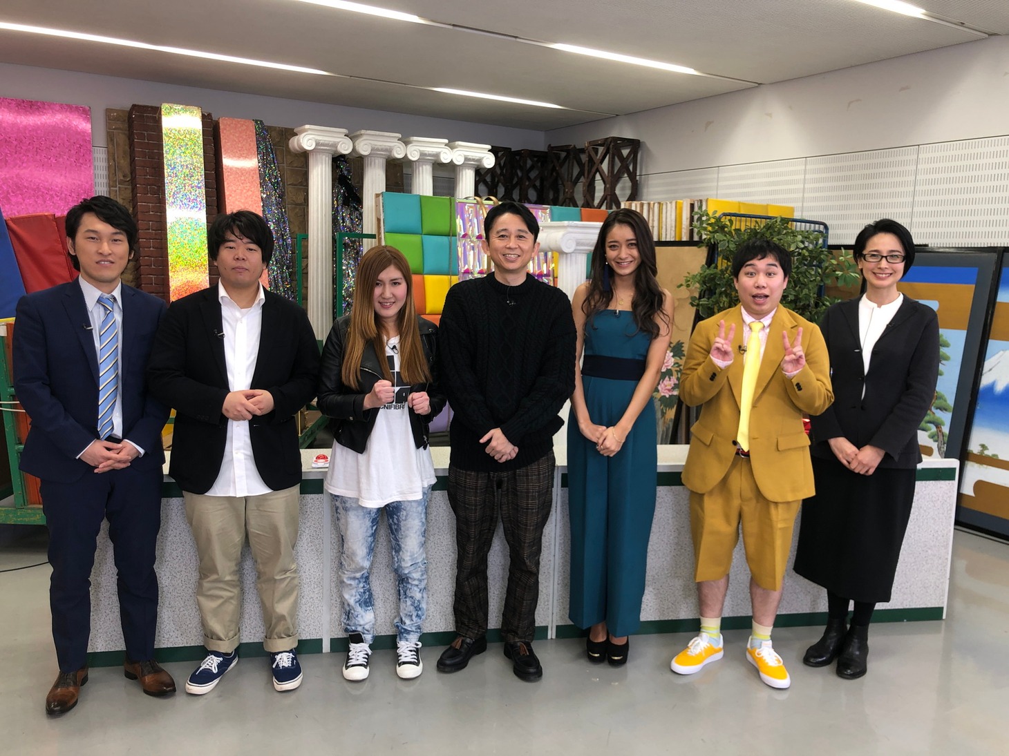 「有吉クイズ」に出演する（左から）宮下草薙、納言・薄幸、有吉弘行、池田美優、霜降り明星せいや、野村真希アナ。(c)テレビ朝日