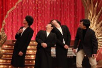 「ネタパレ」に出演するユニット・コント村の（左から）かが屋・加賀、ハナコ秋山、ゾフィー上田、ザ・マミィ林田。(c)フジテレビ