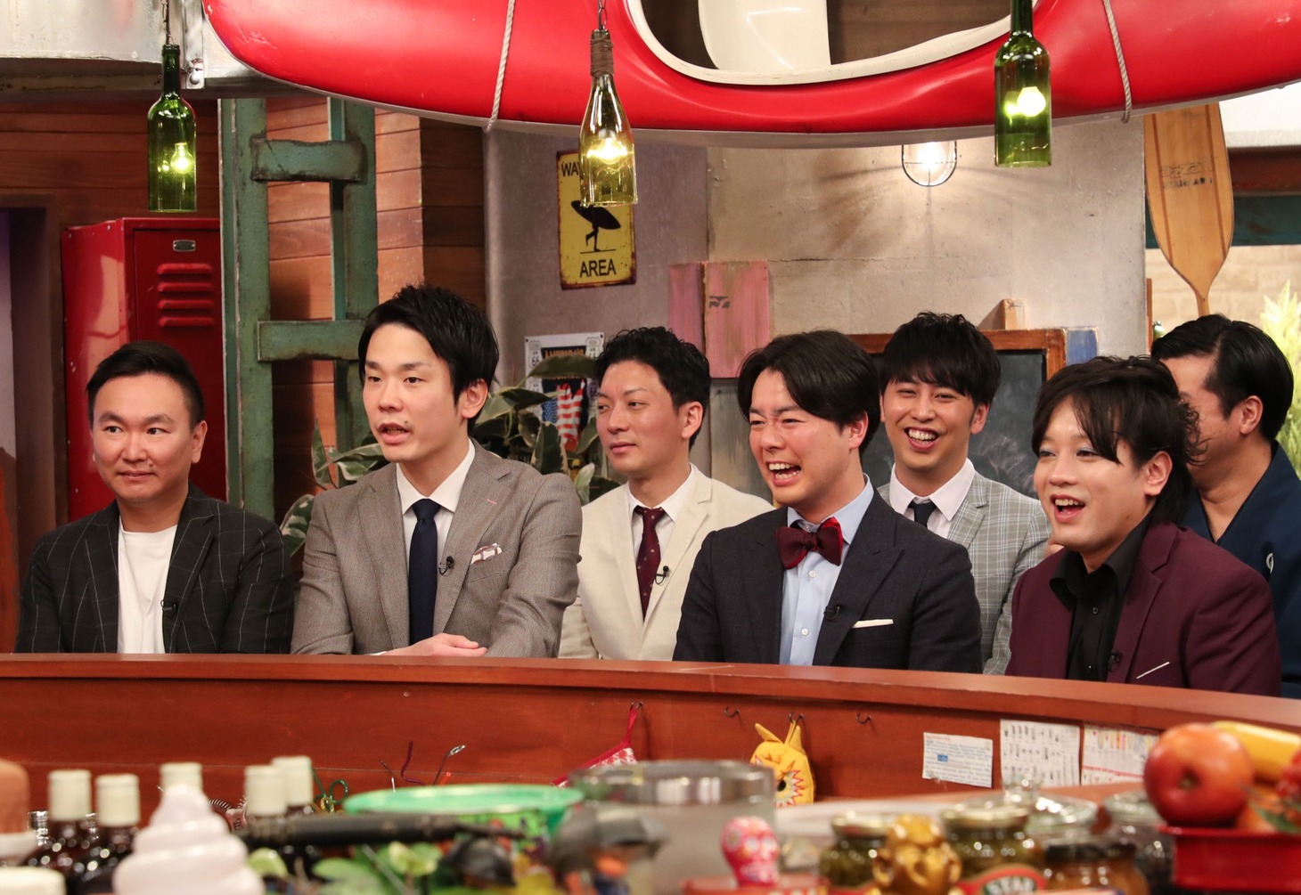 （前列左から）かまいたち、ぺこぱ、（後列左から）ニューヨーク、すゑひろがりず南條。 (c)関西テレビ