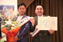 天王寺区役所を表敬訪問したミルクボーイ。