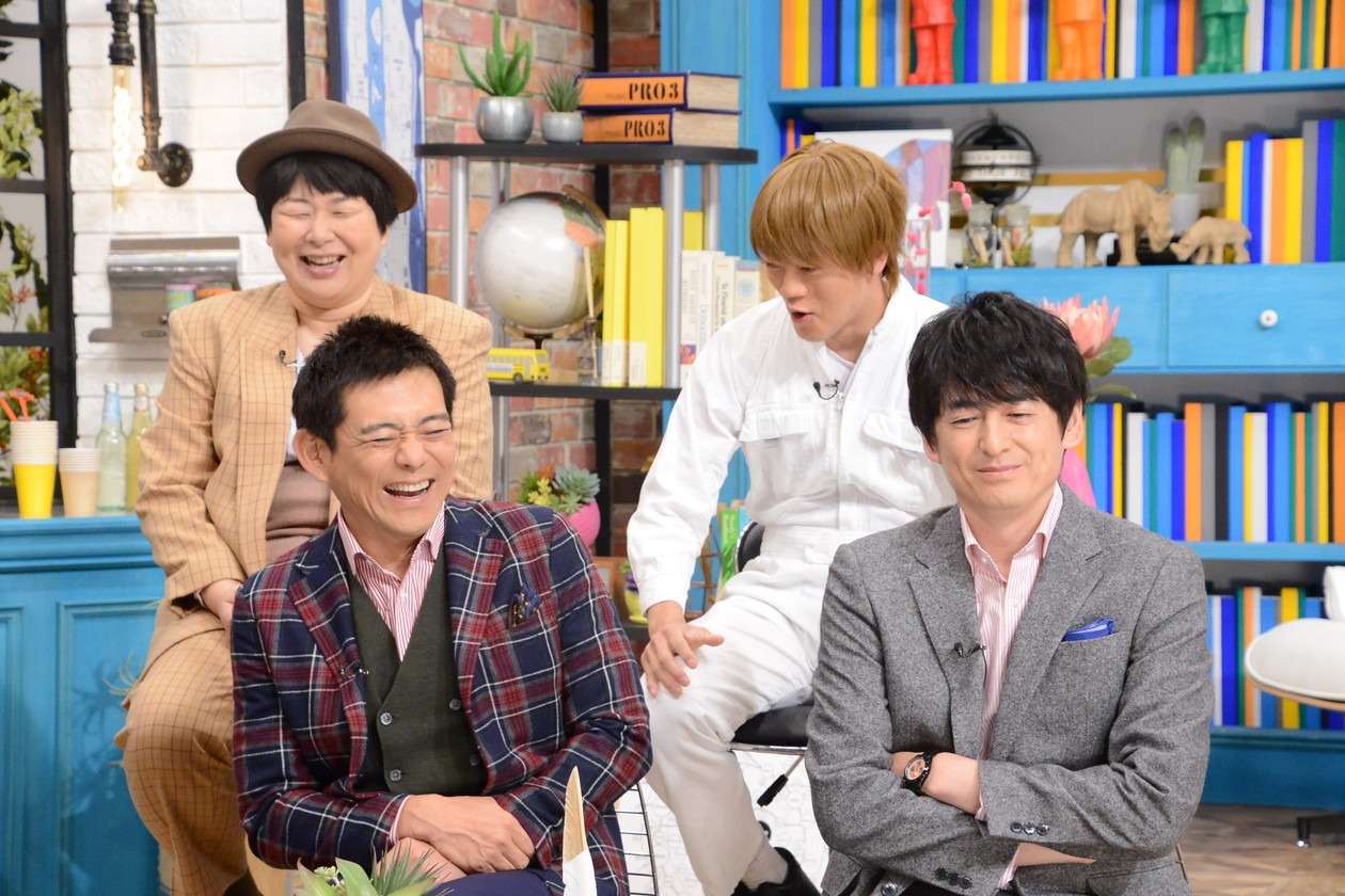 博多華丸・大吉と（後列左から）森三中・大島、おばたのお兄さん。(c)中京テレビ