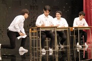 吉本興業チームによるコントのワンシーン。(c)BSフジ