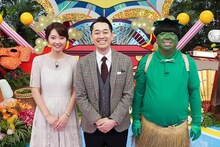 「笑われるニホン人」のMCを務めるバナナマンとアシスタントの竹崎由佳テレビ東京アナウンサー。