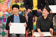 （左から）小籔千豊、友近。(c)テレビ朝日