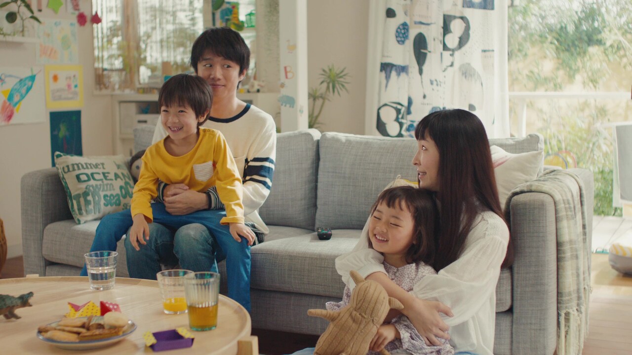 新CM「我が家はメリット。なでなで春」編より。