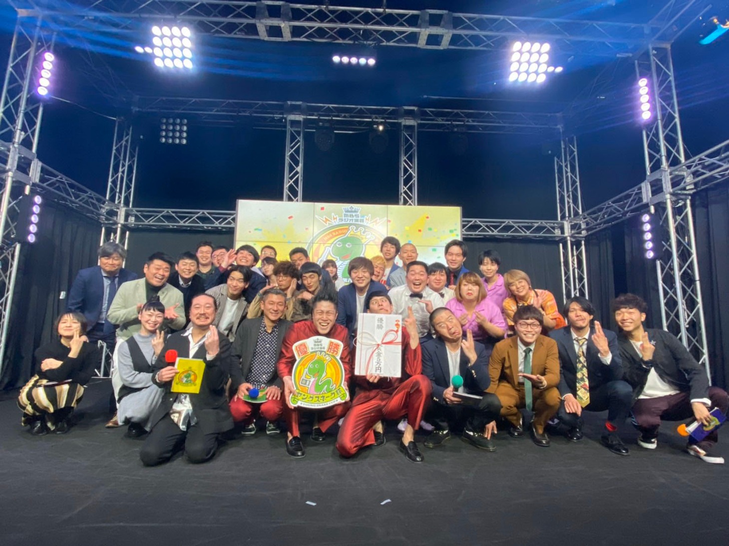「MBSラジオ演芸 第八回ヤングスネーク杯」の様子。