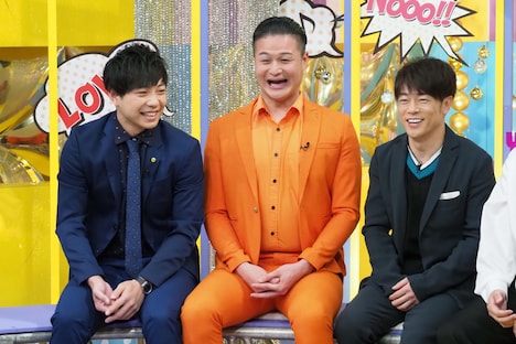 (左から)ティモンディと陣内智則。(c)テレビ東京