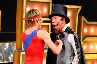 （左から）ムラムラタムラ、バイきんぐ小峠。(c)TBS