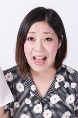 日本エレキテル連合中野と松尾アトム前派出所、交際期間0日で結婚