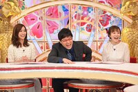 （左から）田村真子アナ、南海キャンディーズ山里、江藤愛アナ。(c)TBS
