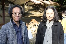 左から浦島匡教授、ピース又吉。(c)NHK