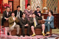 「ホンマでっか!?TV」に出演する（手前左から）宮下草薙、霜降り明星ら。(c)フジテレビ