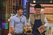 左からAtsushi、ロバート馬場。(c)読売テレビ