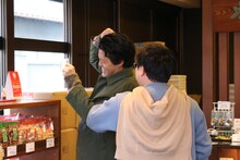 「霜降り明星のあてみなげ」より。(c)静岡朝日テレビ